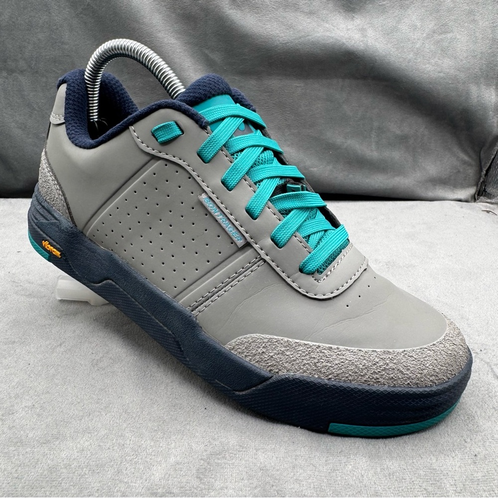 Bontrager Flatline Women’s Size 7.5 MTB Shoes Gravel Teal Vibram Sole